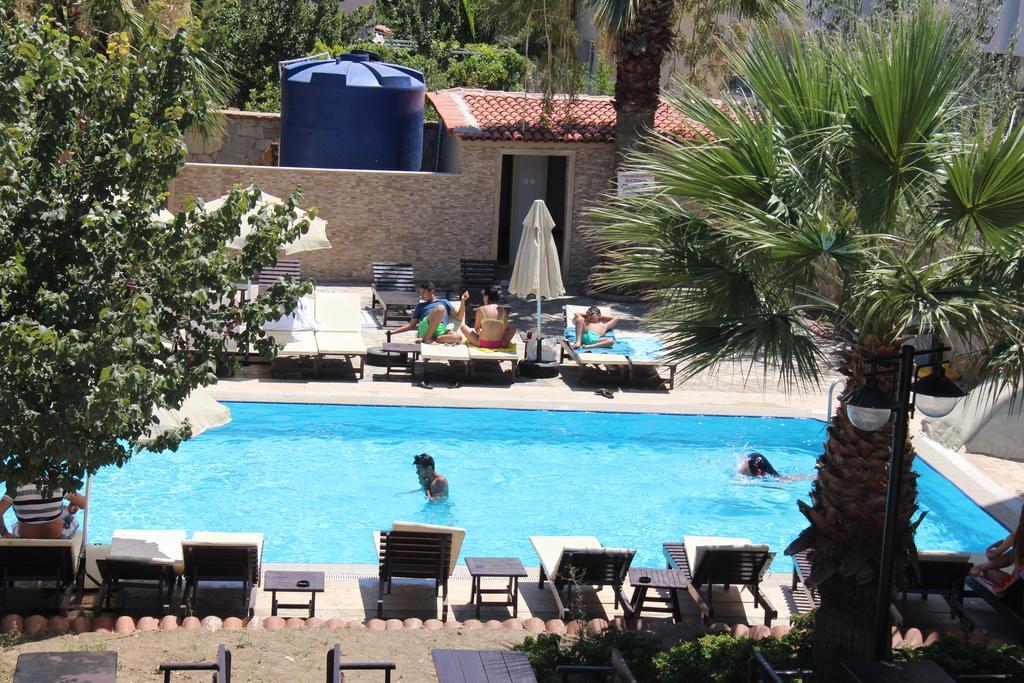 Esat Hotel Kusadası Esterno foto
