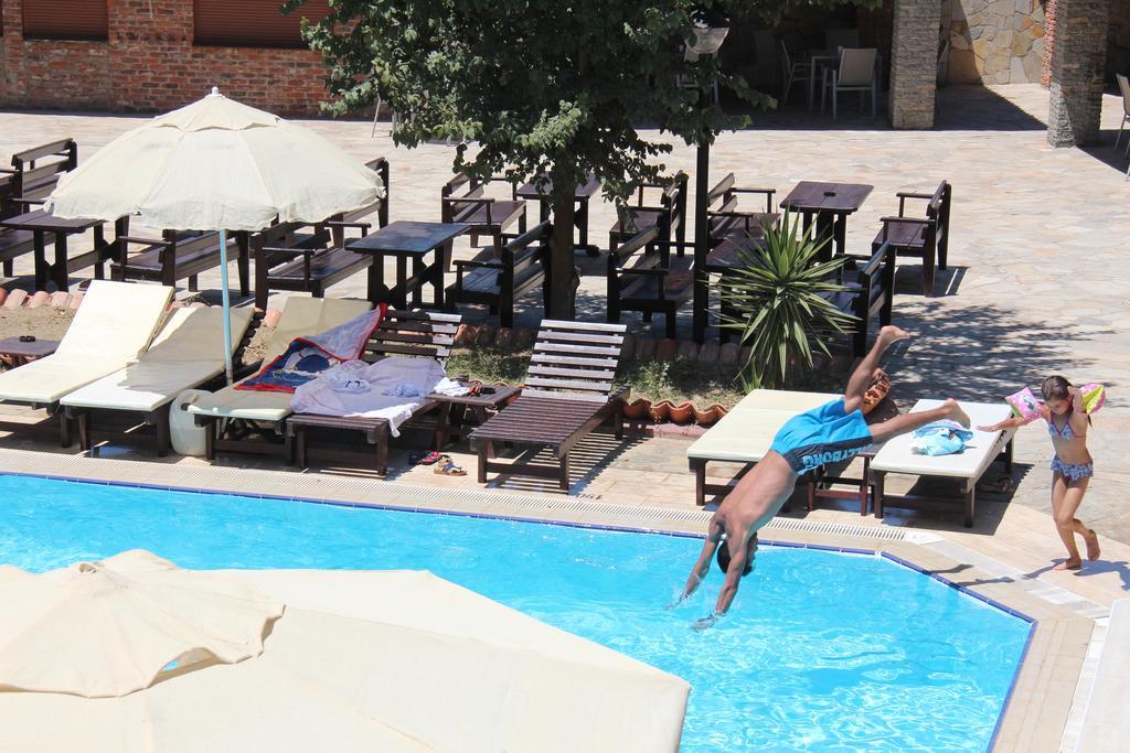 Esat Hotel Kusadası Esterno foto