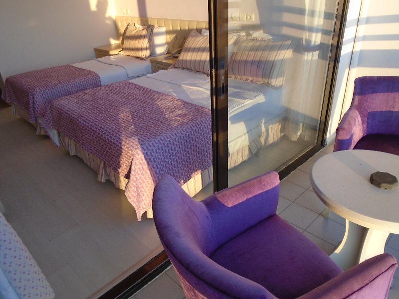 Esat Hotel Kusadası Esterno foto